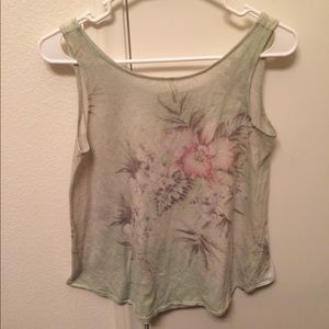 Flowy Tank